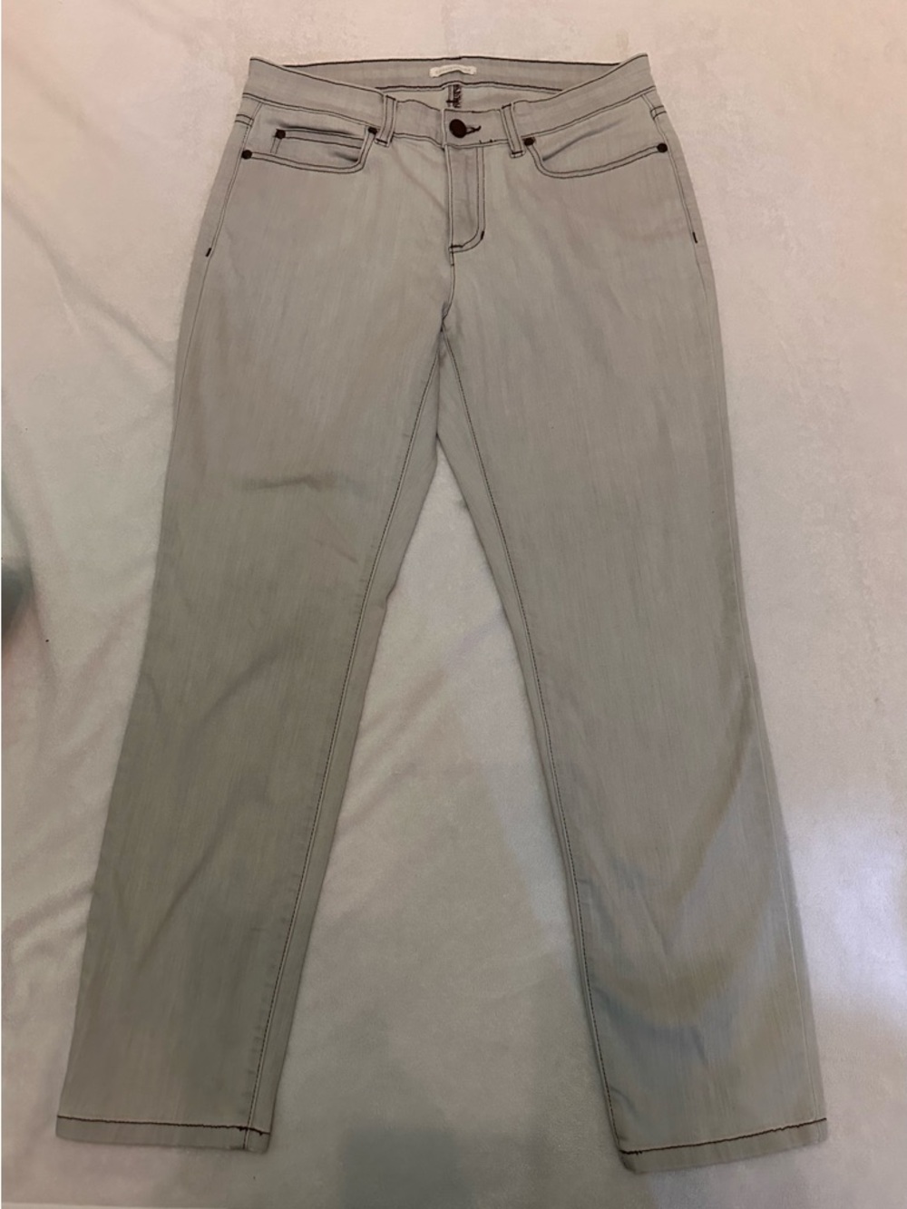 Eileen Fisher women’s  Light Gray Slim Straight Jeans size 8